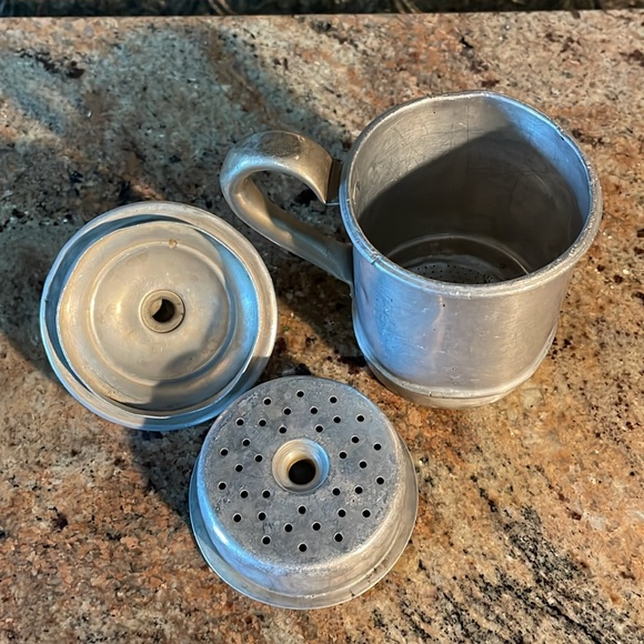 Antique tea/coffee strainer pot - Picture 7 of 10